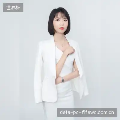 小何